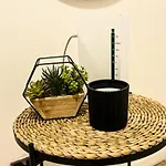 Stylish London Bridge Hideaway